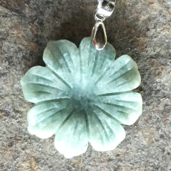 Genuine Burmese Jadeite Flower Pendant Jumbo Type A Untreated - Picture 11 of 16